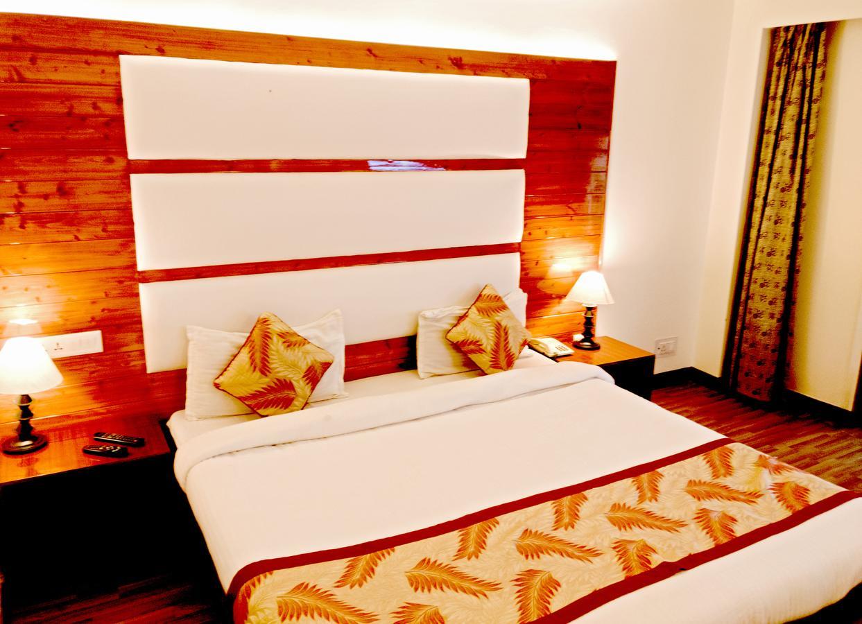 Royal Jardin Whistling Pines Resort Shimla Exterior foto